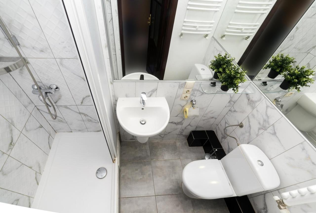 Main Square Apartment Good Stay In The City Center Львов Экстерьер фото