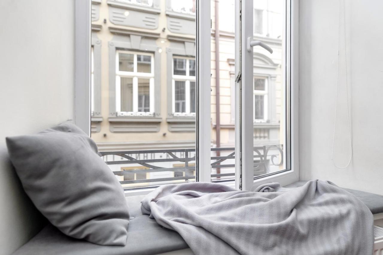 Main Square Apartment Good Stay In The City Center Львов Экстерьер фото