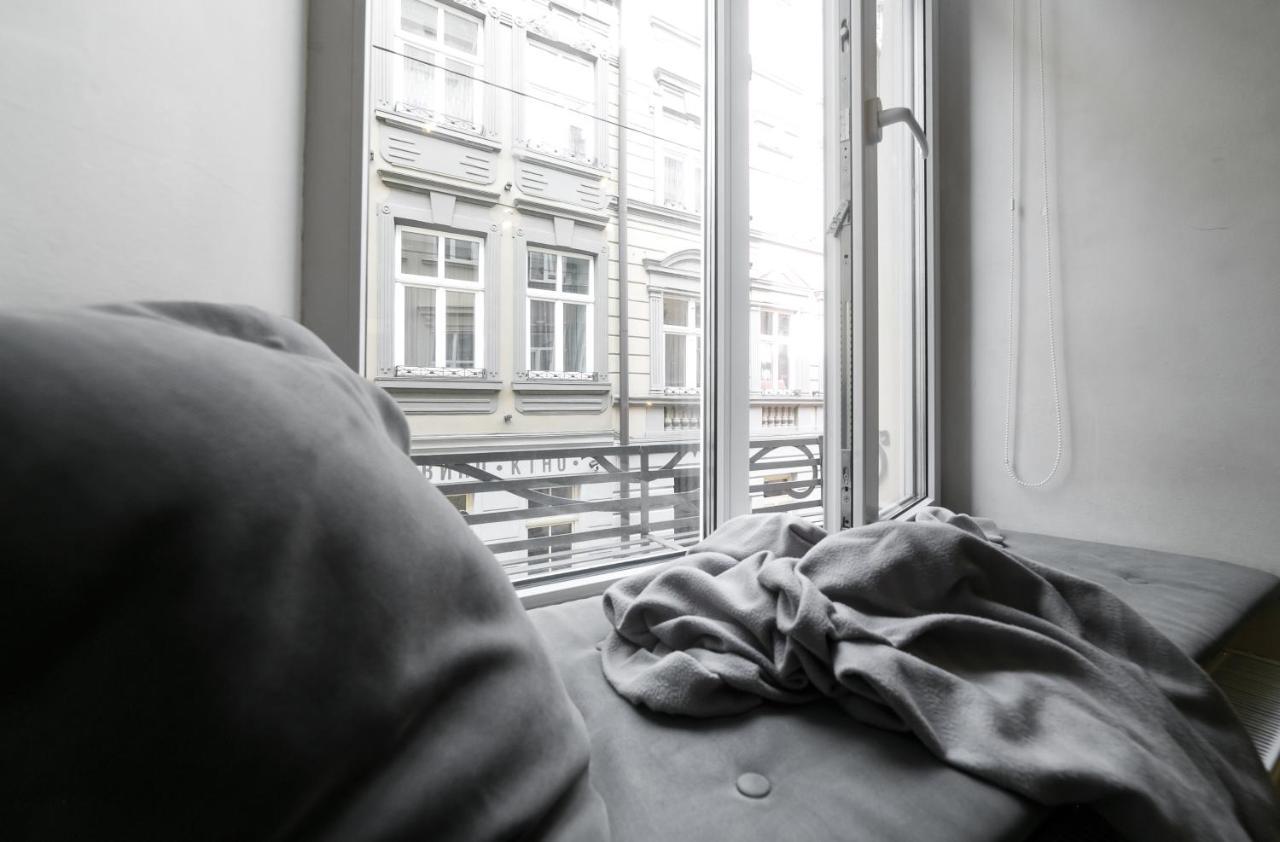 Main Square Apartment Good Stay In The City Center Львов Экстерьер фото