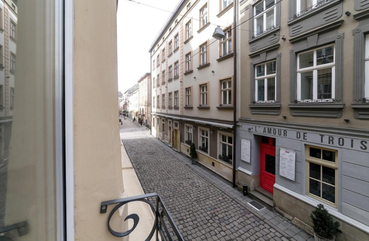 Main Square Apartment Good Stay In The City Center Львов Экстерьер фото